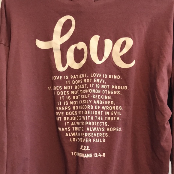 love is patient maroon t-shirt - Picture 3 of 3